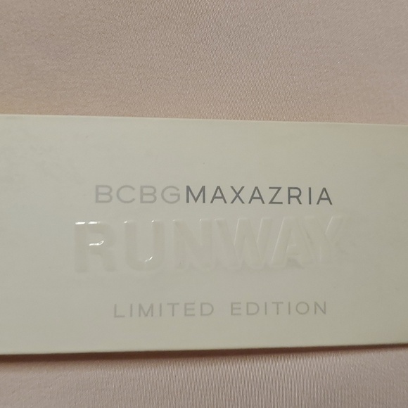 BCBGMAXAZRIA RUNWAY LIMITED EDITION SHORTS - Picture 4 of 11